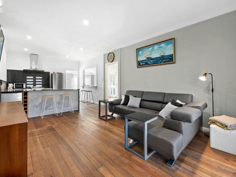 Salty Sea Cottage - Gold Coast 2