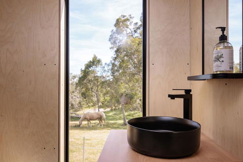 Sam The Tiny Cabin In Serpentine - Tourism Gold Coast 3