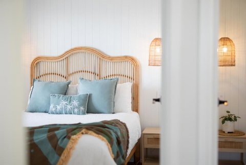 Sanbis Cabin - Hidden Boutique Retreat, Sea Views - Tourism Gold Coast 0
