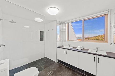 Sanctuary Beach Resort - Tourism Gold Coast 1