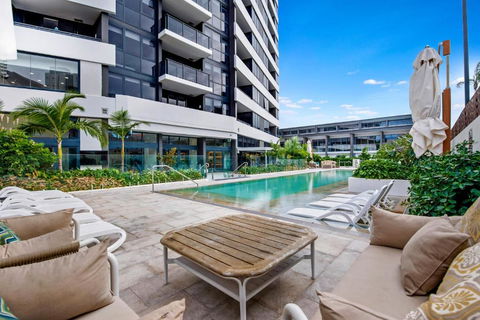 Ruby Building - Self Contained, Privately Managed Apartments - Tourism Gold Coast 0