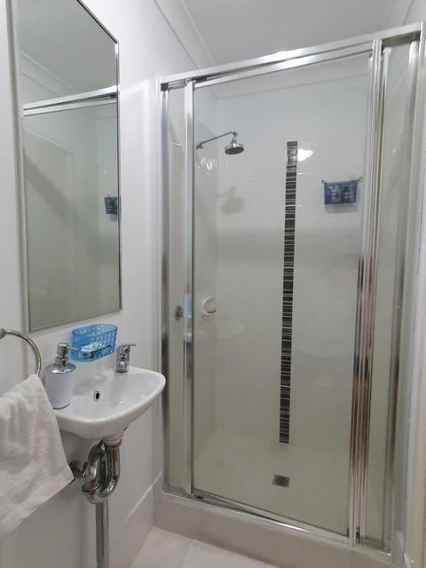 Sandalwood Guest Room - Tourism Gold Coast 3