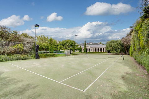 Sandfields - Tourism Gold Coast 1