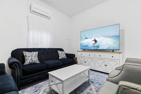 Sandown Beachside Cottage - Tourism Gold Coast 1