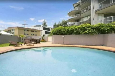 Sandown - Hosted By Burleigh Letting - Tourism Gold Coast 0