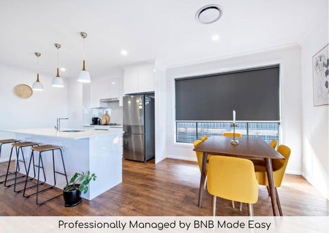 Sandstone - Family Entertainer, Refined Living - Tourism Gold Coast 0