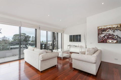 Sandy Beach One - Tourism Gold Coast 0