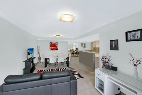 Sandy Cove Apartment The Entrance 17 - Tourism Gold Coast 2