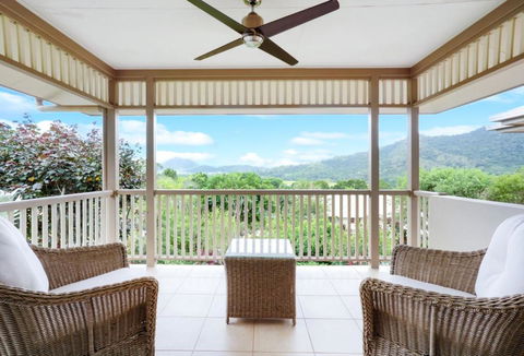 Santa Rita - Tourism Gold Coast 1