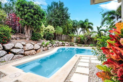 Santa Rita - Tourism Gold Coast 2