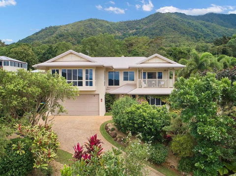 Santa Rita - Tourism Gold Coast 3