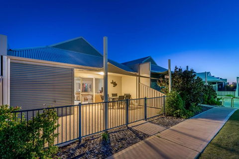 Seafront Unit 49 - Tourism Gold Coast 1