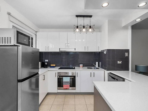 Sandy Bay Apartment With Hobart River View, Near UTAS - Stroll To Cafes And Shops - Tourism Gold Coast 3
