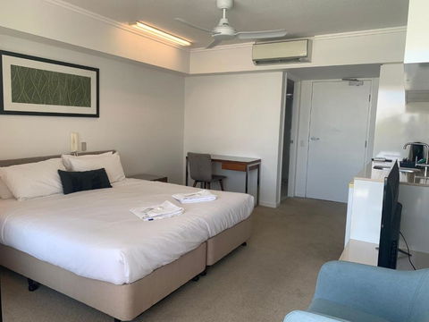 Self Check In Modern Studio Apartment - Tourism Gold Coast 2