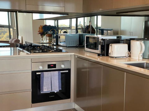 Serene Parkside Retreat 2Brs@ Close 2 Olympic Park - Tourism Gold Coast 2