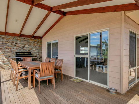 Settlement Sands Cowes - Tourism Gold Coast 2