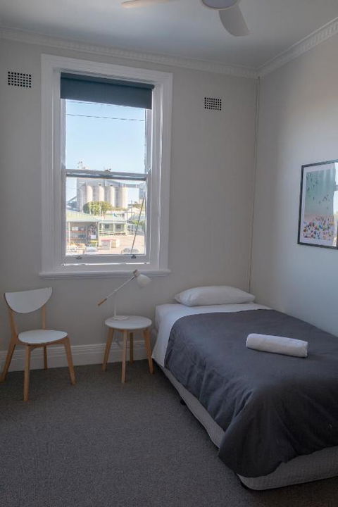 Seven Seas Hotel - Tourism Gold Coast 0