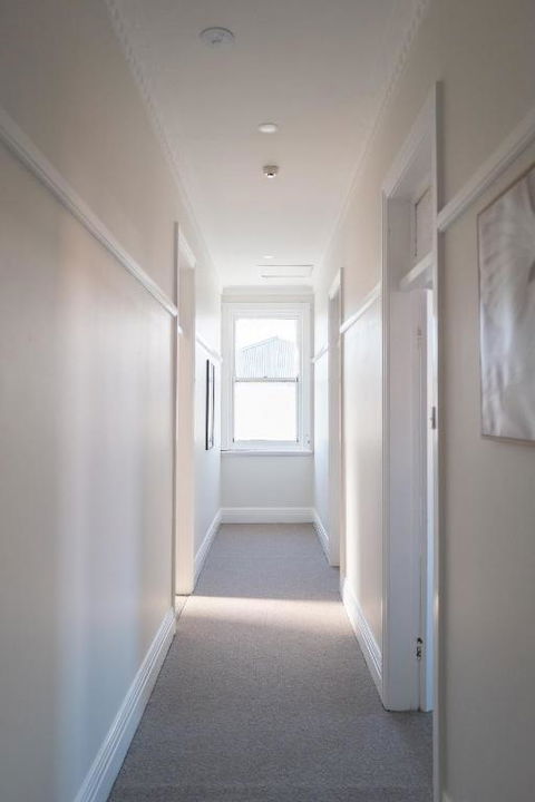 Seven Seas Hotel - Tourism Gold Coast 2
