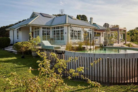 Seymour House - Tourism Gold Coast 0