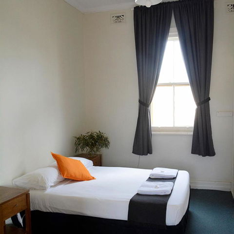 Shamrock Hotel Motel Temora - Tourism Gold Coast 2