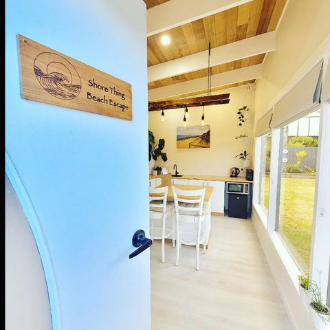 Shore Thing Beach Escape - Tourism Gold Coast 0