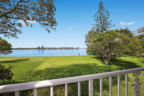 Shoreline 14 - Tourism Gold Coast 0