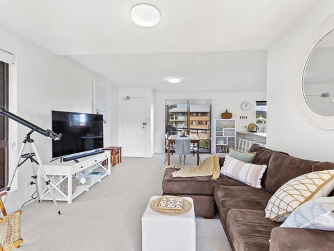 Shoreline Unit 15 1 Intrepid Close - Tourism Gold Coast 2