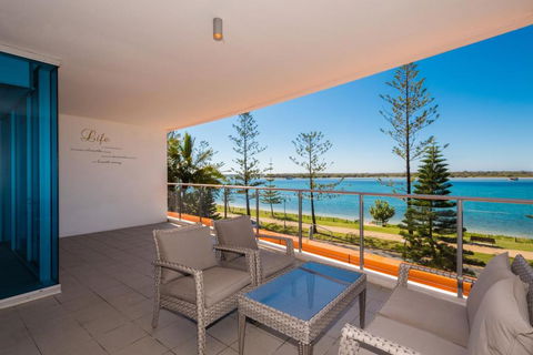 Silvershore Apartments On The Broadwater - Tourism Gold Coast 2