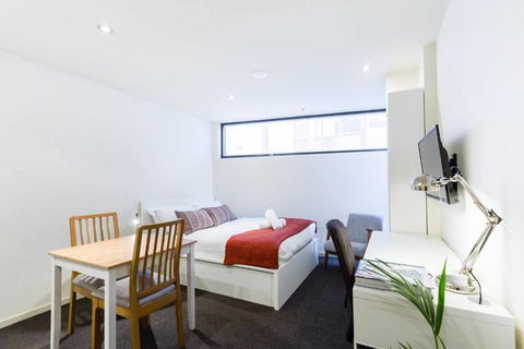Simple On Swanston - A Central Student Accom Studio - Tourism Gold Coast 0