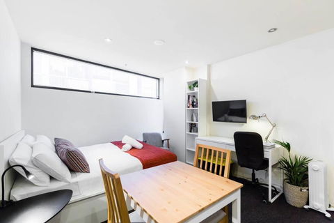 Simple On Swanston - A Central Student Accom Studio - Tourism Gold Coast 1