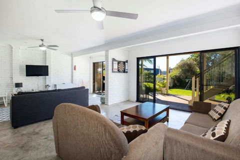 Sirius Retreat Pet Friendly 3 Mins Walk To St George Basin - Tourism Gold Coast 3