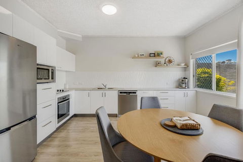 Skyline Unit 5 - Tourism Gold Coast 1