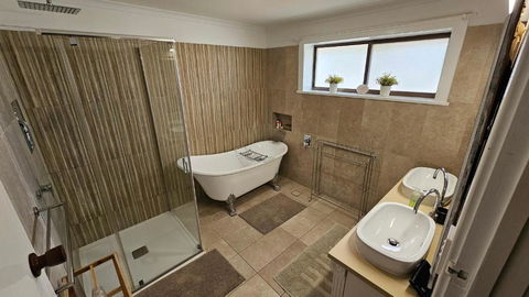 Spacious Holiday Home - Waikerie - Tourism Gold Coast 2