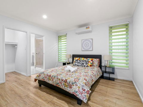 Spacious Newly Furnished 4BD Family Retreat - Tourism Gold Coast 2
