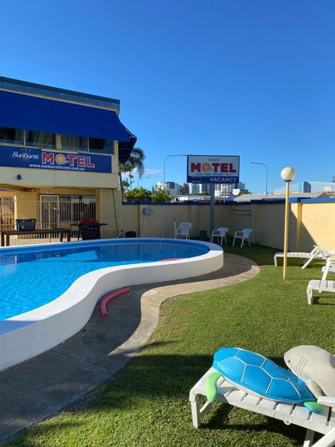 Sunburst Motel - Tourism Gold Coast 0