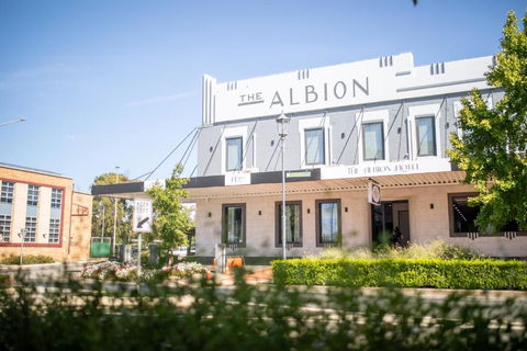The Albion Hotel - Tourism Gold Coast 3