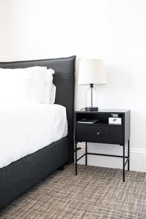 The Albion Hotel - Tourism Gold Coast 2