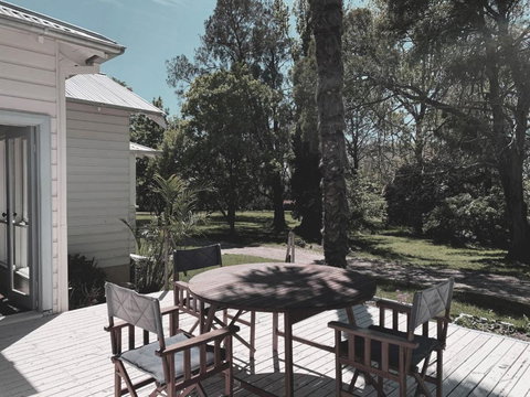 The Avenue Anahdale - Hidden 2.7 Acre Estate In Town - Tourism Gold Coast 2