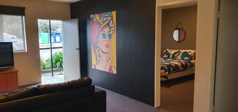 The Black Horse Hotel - Tourism Gold Coast 0