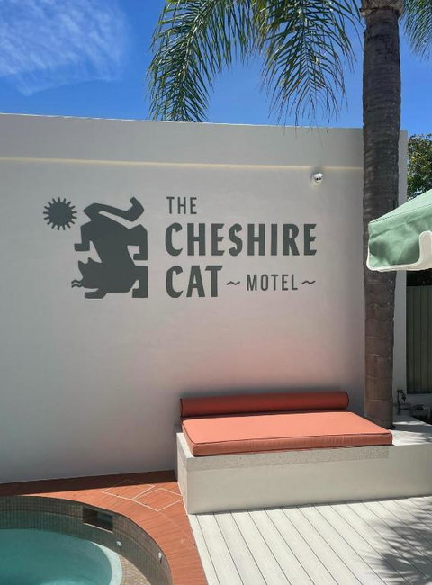 The Cheshire Cat Boutique Motel - Tourism Gold Coast 3