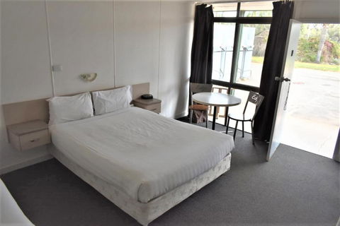 The Edge Motel - Tourism Gold Coast 0