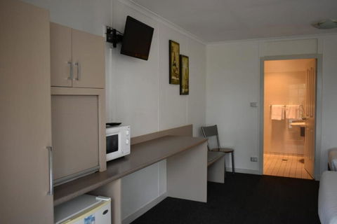 The Edge Motel - Tourism Gold Coast 2