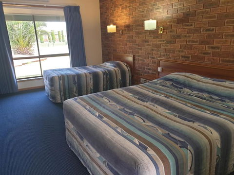 The Finley Palm Motor Inn - Tourism Gold Coast 1