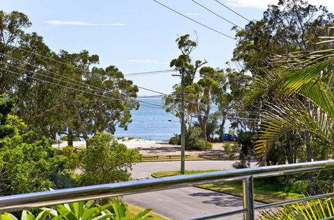 Beachside Haven - Your Perfect Oasis Home - Tourism Gold Coast 0