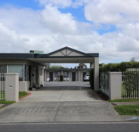 Beaconsfield Lodge Motel - Tourism Gold Coast