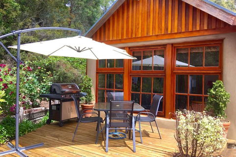 BEAUTIFUL RETREAT - 20 Mins To CBD And Only 10 Mins To MONA! - Tourism Gold Coast 1