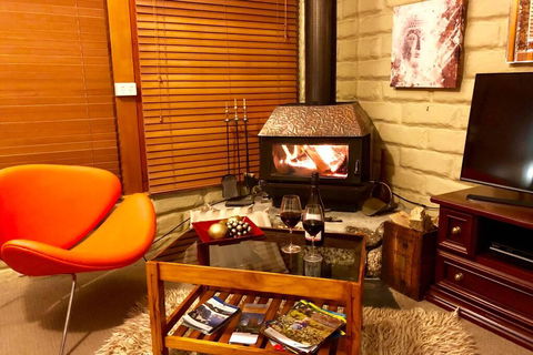 BEAUTIFUL RETREAT - 20 Mins To CBD And Only 10 Mins To MONA! - Tourism Gold Coast 3