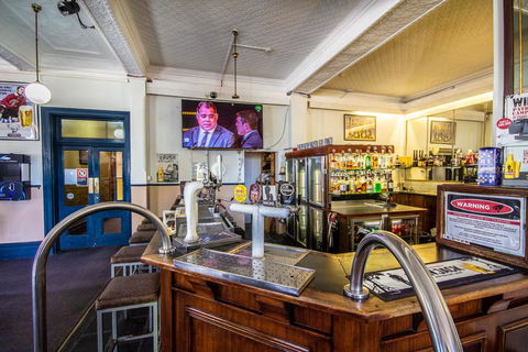 Bellbird Hotel - Gold Coast 2