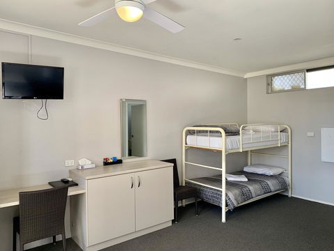 Bermagui Beach Hotel - Gold Coast 1