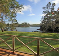 Berrara Lagoon Front Chalet - Tourism Gold Coast